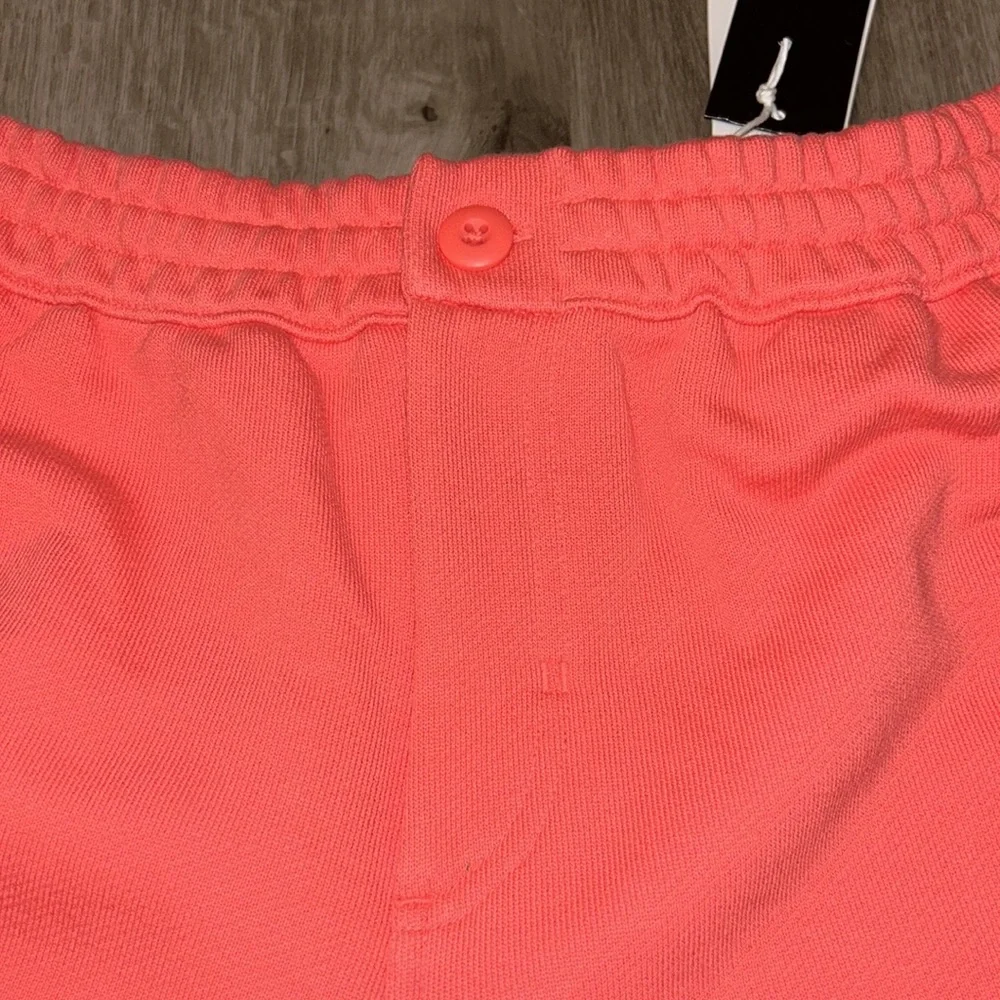 🎄FIRM PRICE🎄 Adidas Heavyweight shmoofoil shorts unisex